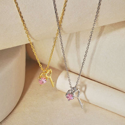 [Regalia Jewelry]Unique Heart Shape Key Pendent Necklace