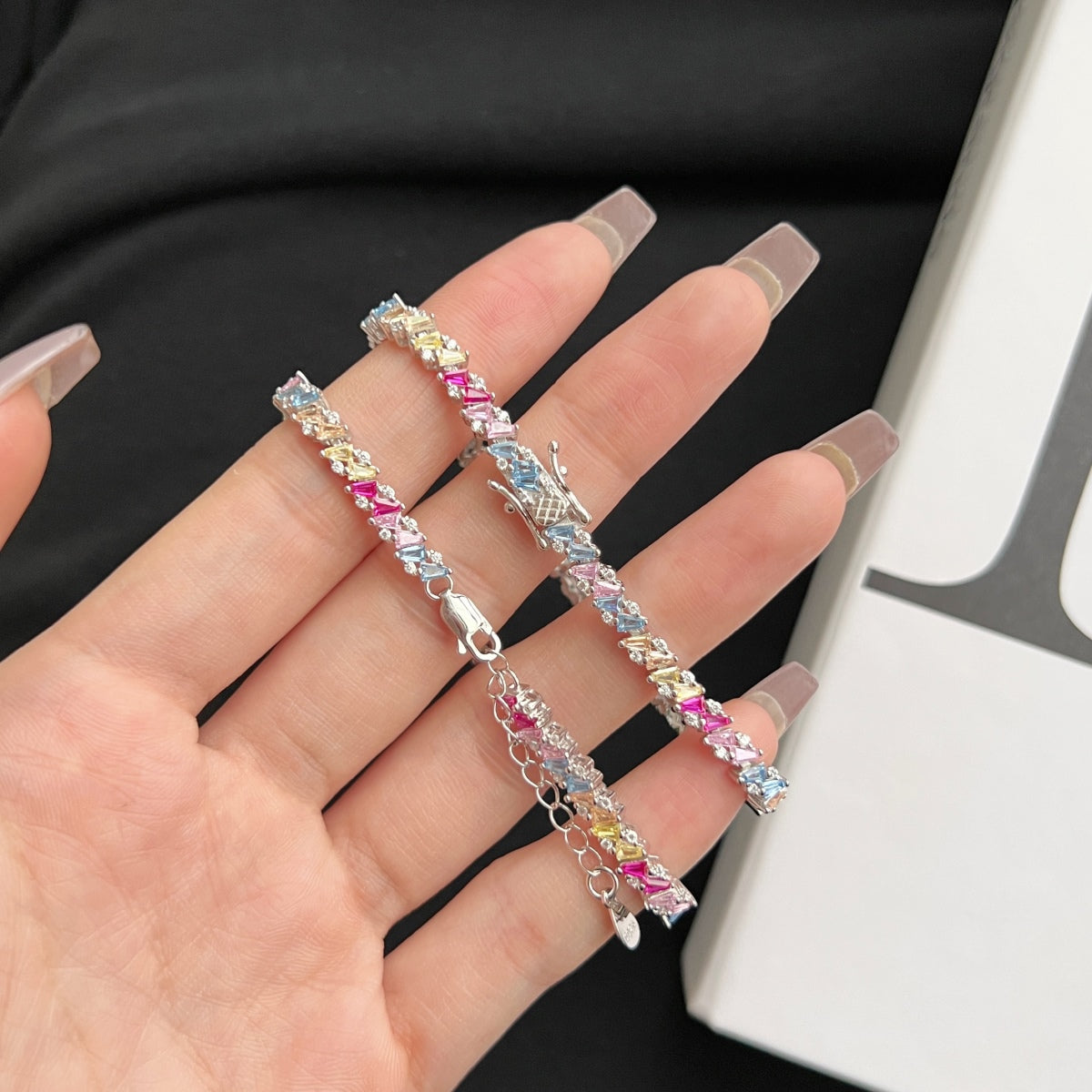 [Regalia Jewelry]Ornate Sparkling Multi Cut Party Bracelet