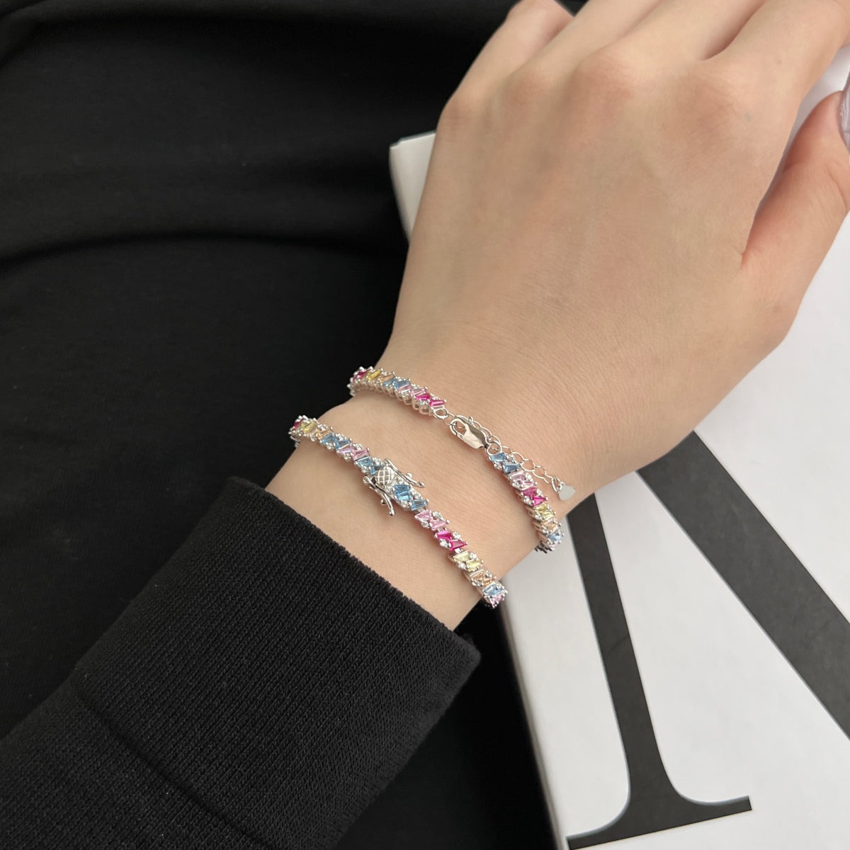 [Regalia Jewelry]Ornate Sparkling Multi Cut Party Bracelet