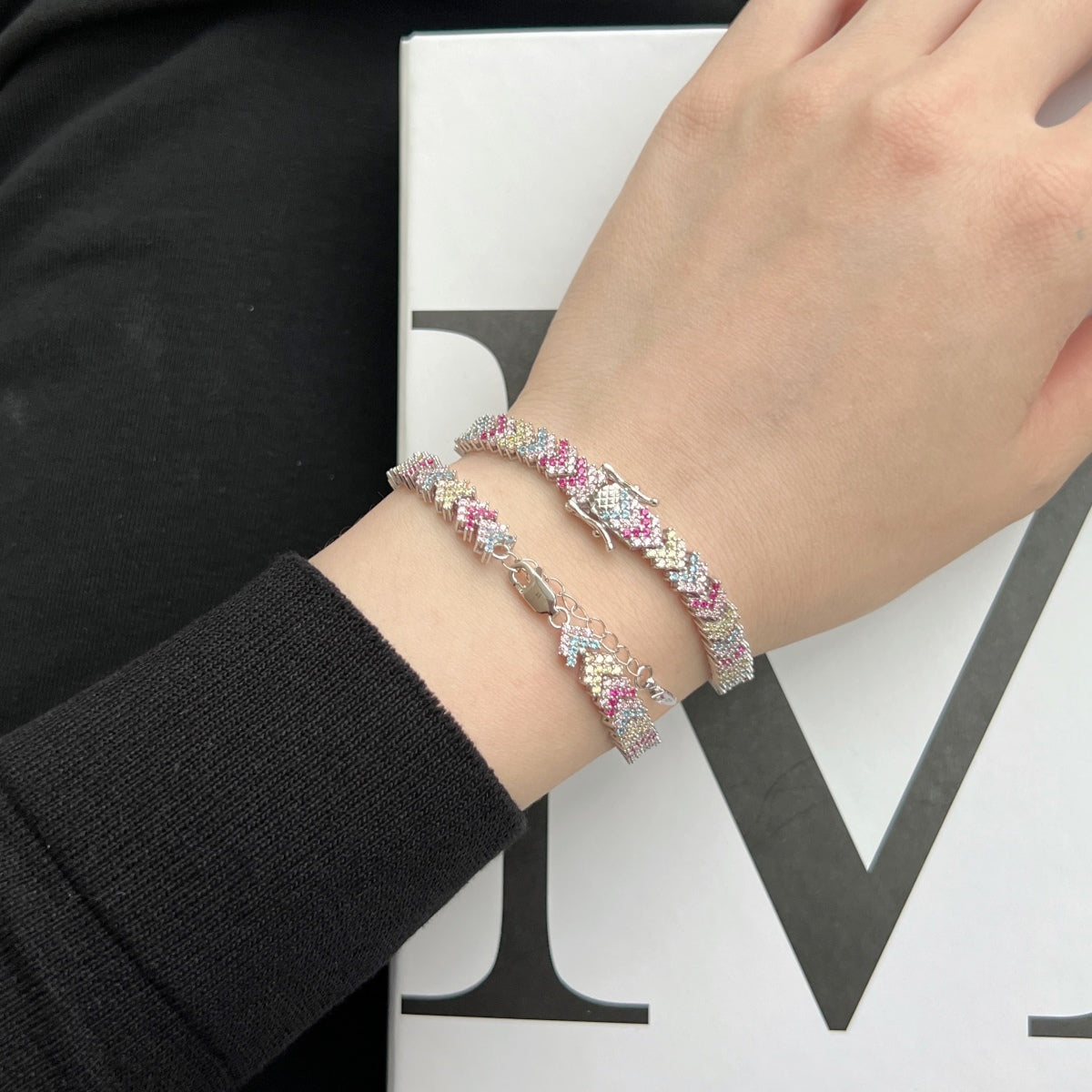 [Regalia Jewelry]Ornate Sparkling Round Cut Party Bracelet