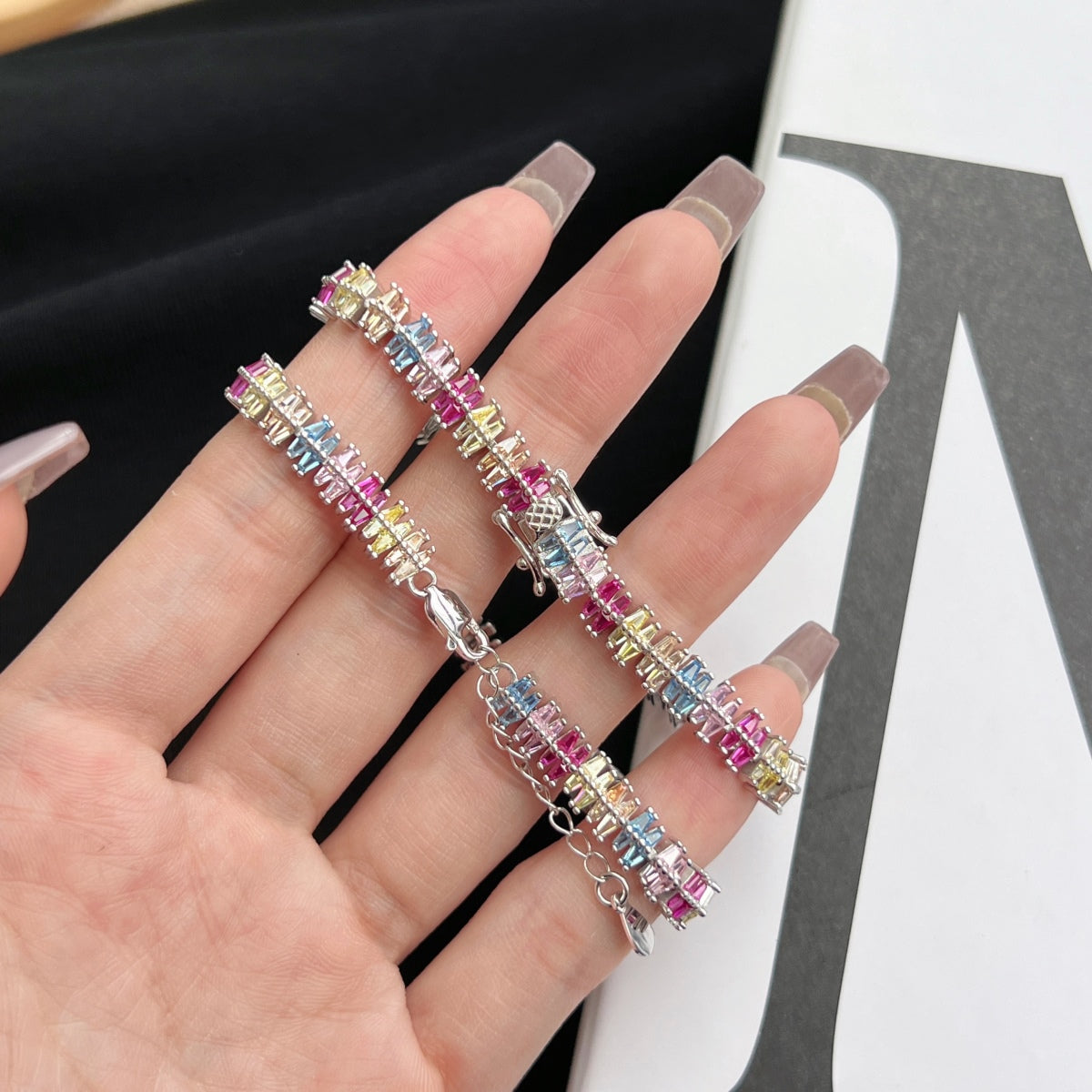 [Regalia Jewelry]Sparkling Exquisite Multi Cut Party Bracelet