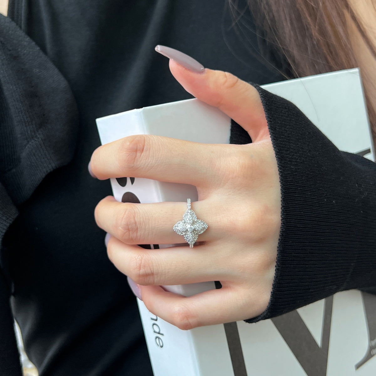 [Regalia Jewelry]Luxurious Colorful Flower Shape Banquet Ring