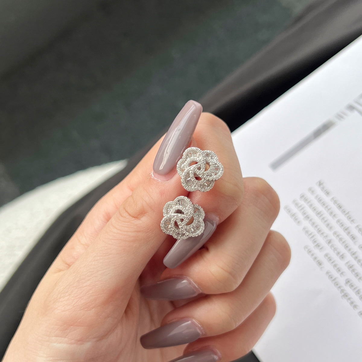 [Regalia Jewelry]Exquisite Flower Shape Daily Earrings