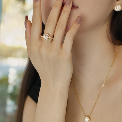 [Regalia Jewelry]Four Leaf Clover Flower Design Ring