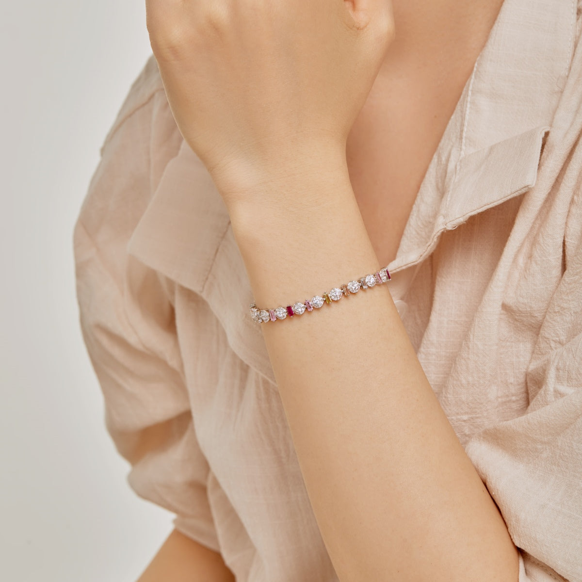 [Regalia Jewelry]Radiant Colorful Round Shape Daily Bracelet