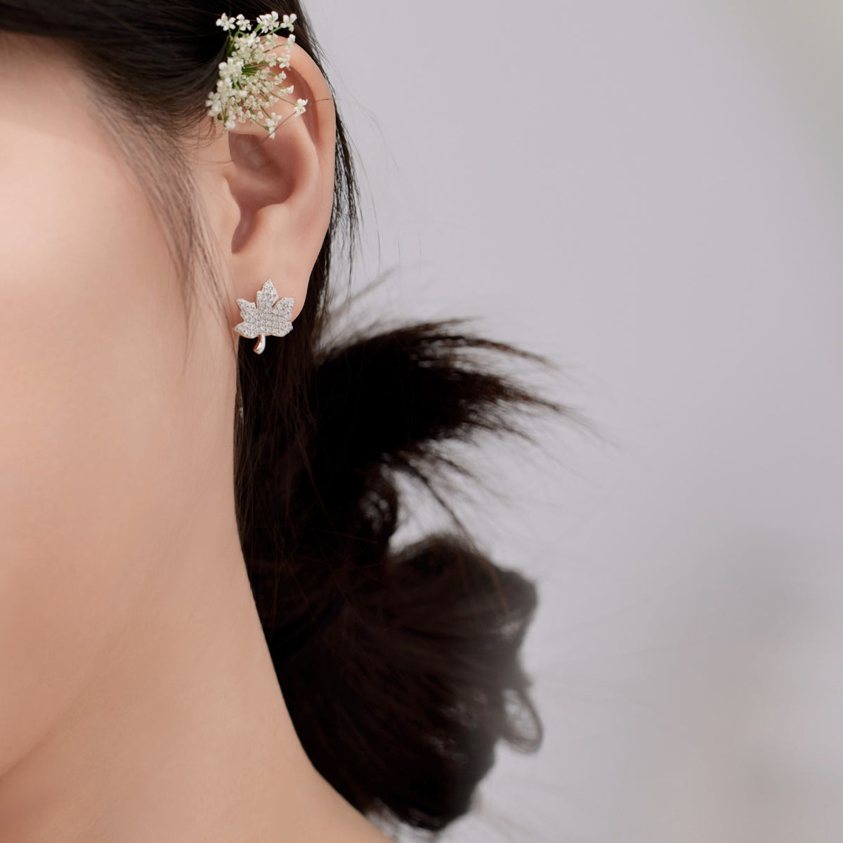 [Regalia Jewelry]Exquisite Maple Leaf Design Earrings