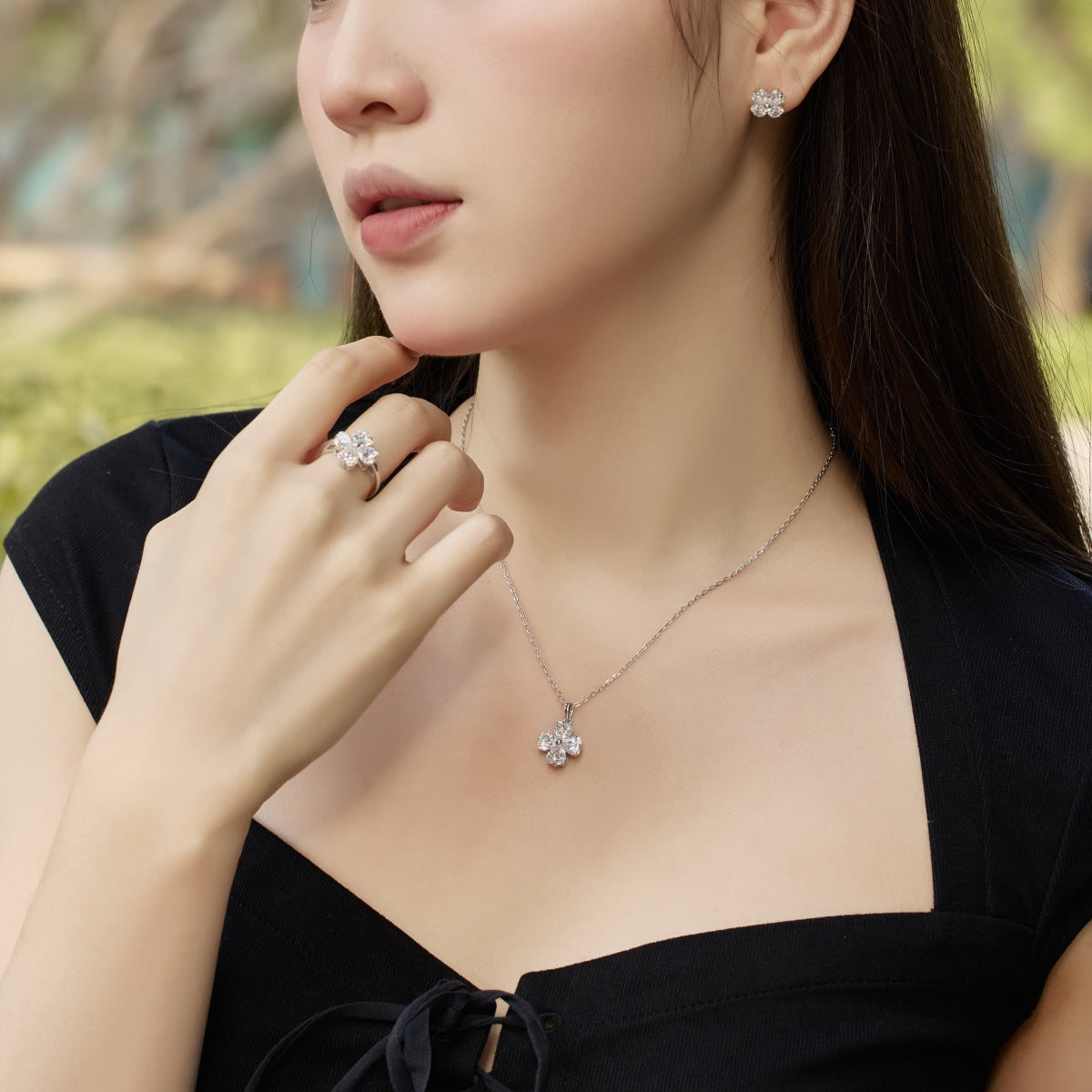 [Regalia Jewelry]Four-Leaf Clover Ball Earrings
