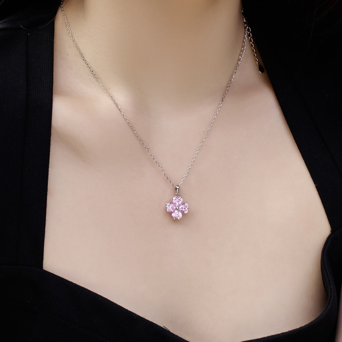 [Regalia Jewelry]Heart-Shaped Four-Leaf Clover Bead Necklace