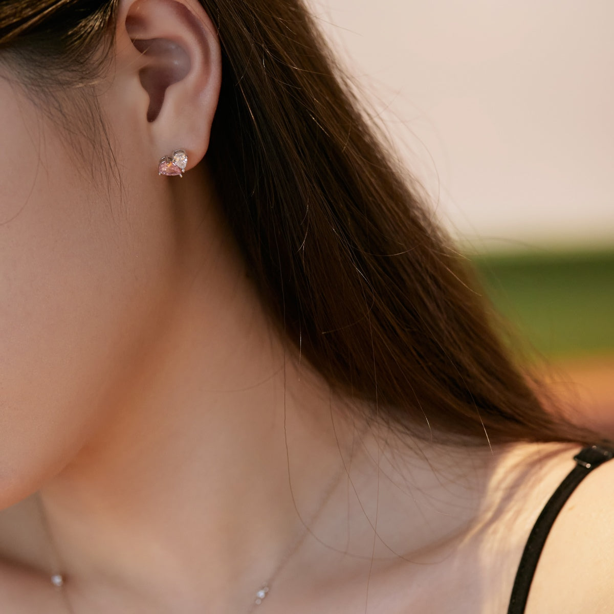 [Regalia Jewelry]Dazzling Elegant Heart Cut Lover Earrings