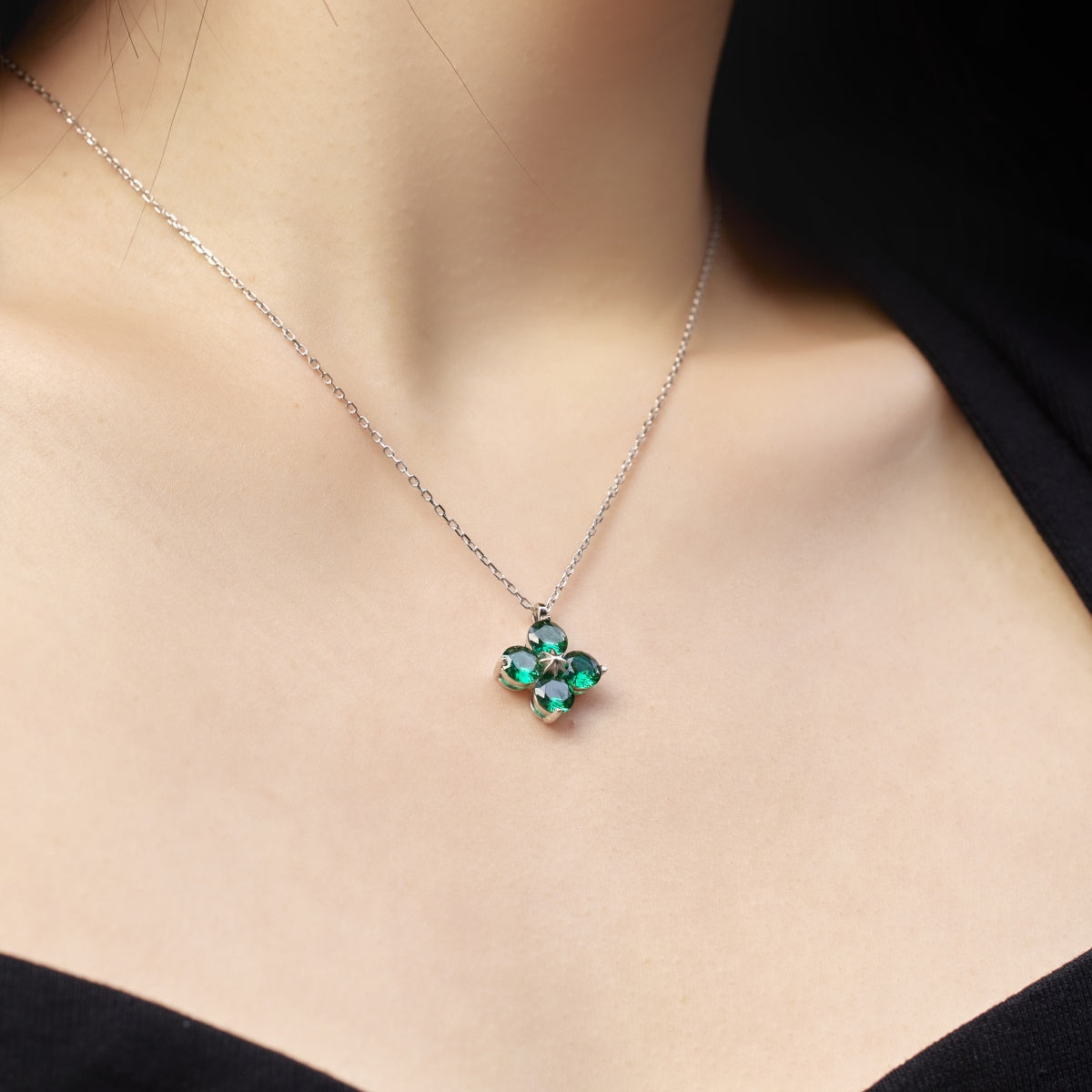 [Regalia Jewelry]Four-Leaf Clover And Eight-Pointed Star Necklace