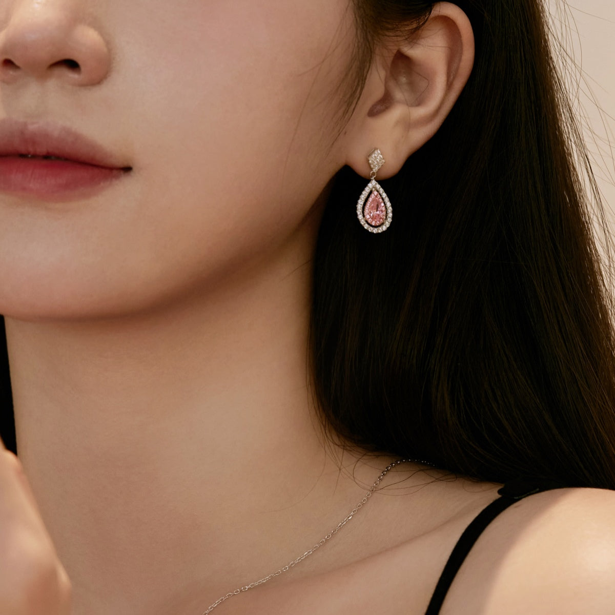 [Regalia Jewelry]Ornate Delicate Water Drop Shape Banquet Earrings