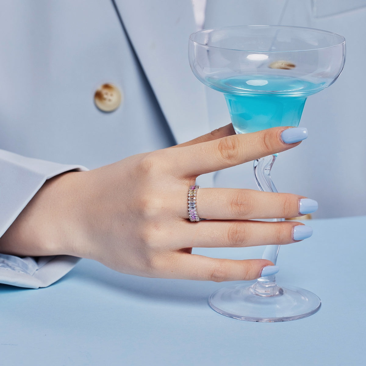 [Regalia Jewelry]Splashy Ornate Emerald Cut Cocktail Ring