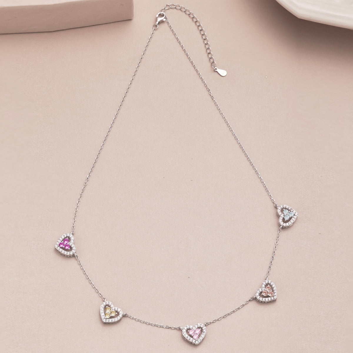 [Regalia Jewelry]Sparkling Five Heart Necklace