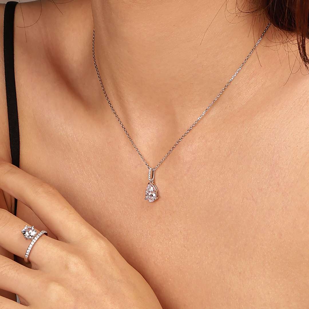 [Regalia Jewelry]Delicate Water Drop Shape Fashion Necklace