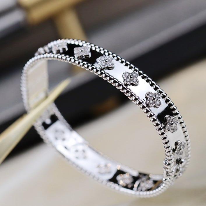 [Regalia Jewelry]CLOVER BRACELET 8MM DIAMONDS