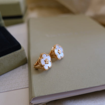 [Regalia Jewelry]LUCKY WHITE MOP EARRINGS