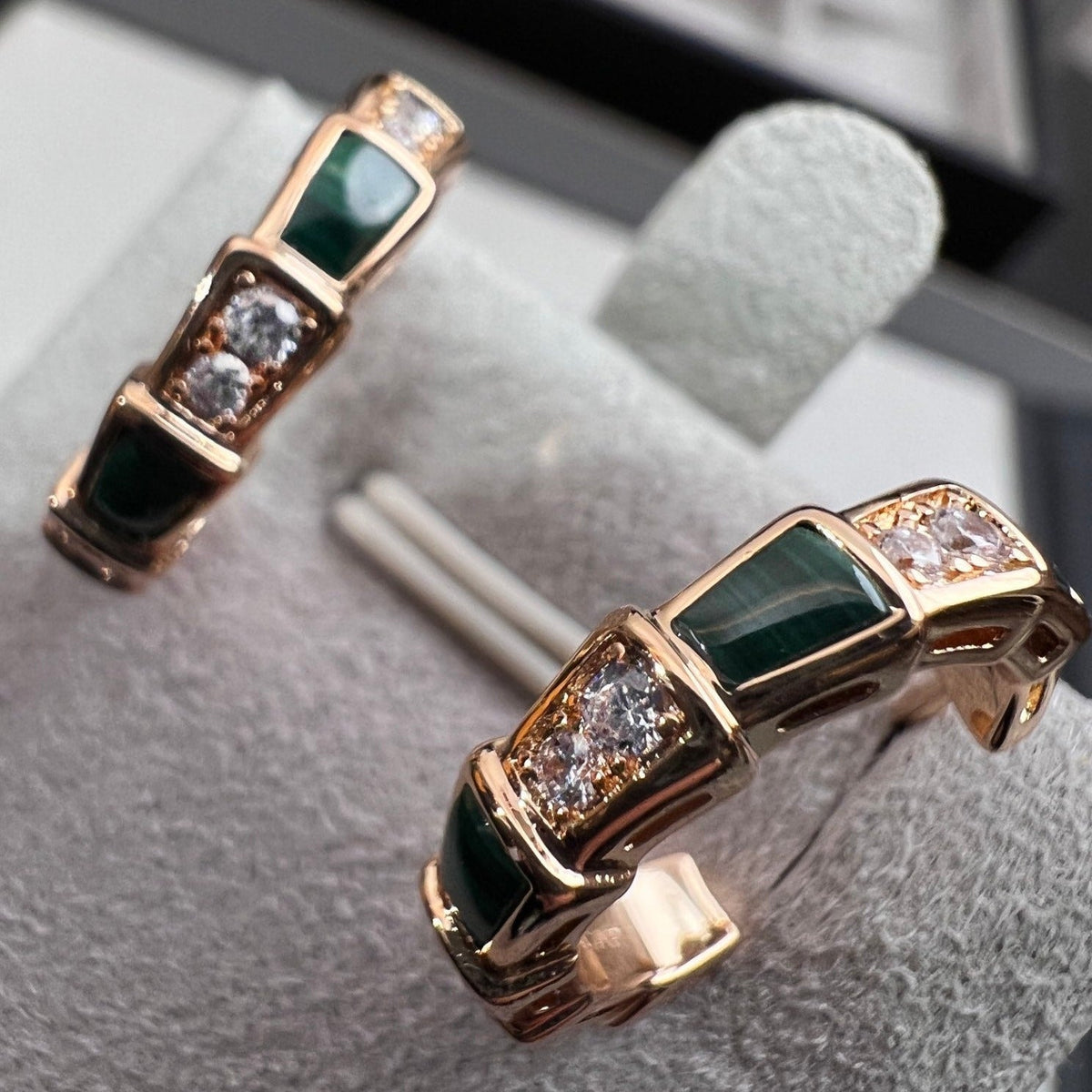 [Regalia Jewelry]SERPENTI MALACHITE PINK GOLD EARRINGS