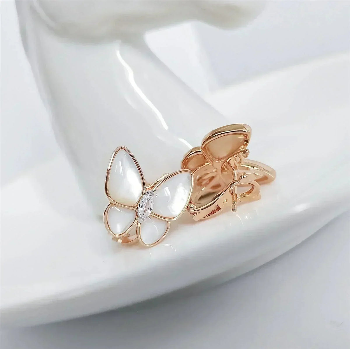 [Regalia Jewelry]BUTTERFLY MOP DIAMOND EARRINGS