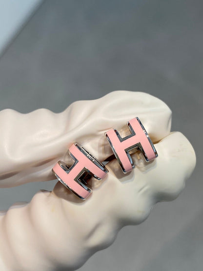 [Regalia Jewelry]MINI POP H SILVER EARRINGS PINK