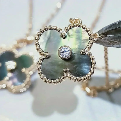 [Regalia Jewelry]CLOVER 15MM DIAMOND AND MOTHER-OF-GREY NECKLACE