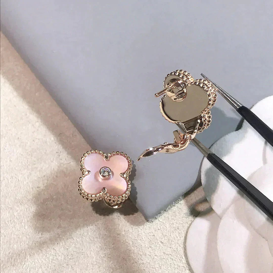 [Regalia Jewelry]CLOVER MEDIUM 1 MOTIFS  PINK MOP DIAMOND EARRINGS