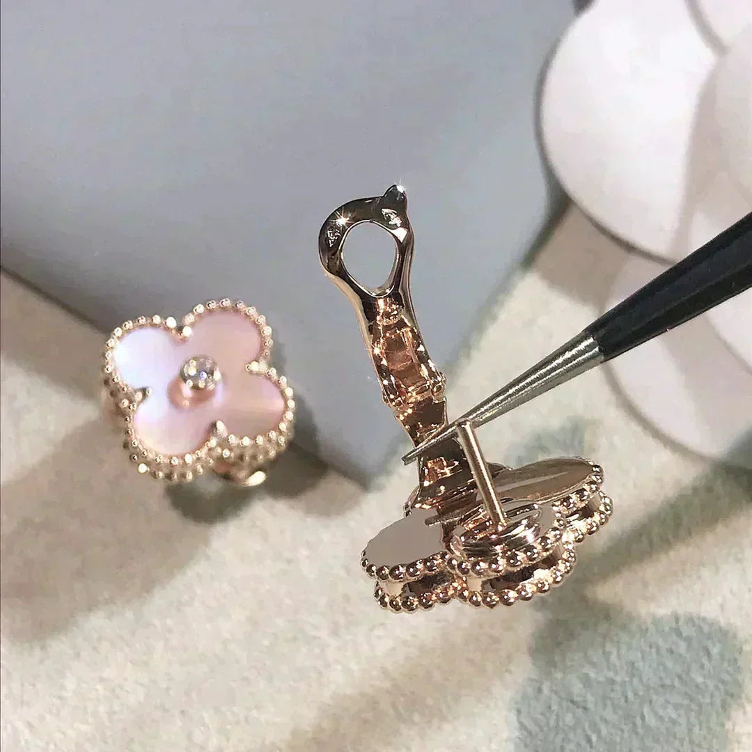[Regalia Jewelry]CLOVER MEDIUM 1 MOTIFS  PINK MOP DIAMOND EARRINGS