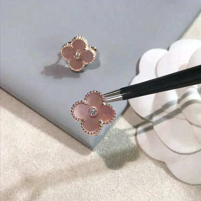 [Regalia Jewelry]CLOVER MEDIUM 1 MOTIFS  PINK MOP DIAMOND EARRINGS