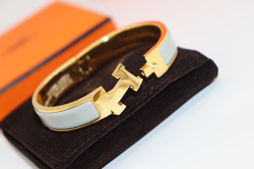 [Regalia Jewelry]H LIGHT BLUE BRACELET