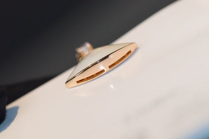[Regalia Jewelry]DREAM NECKLACE WHITE MOP PINK GOLD 1 DIAMOND