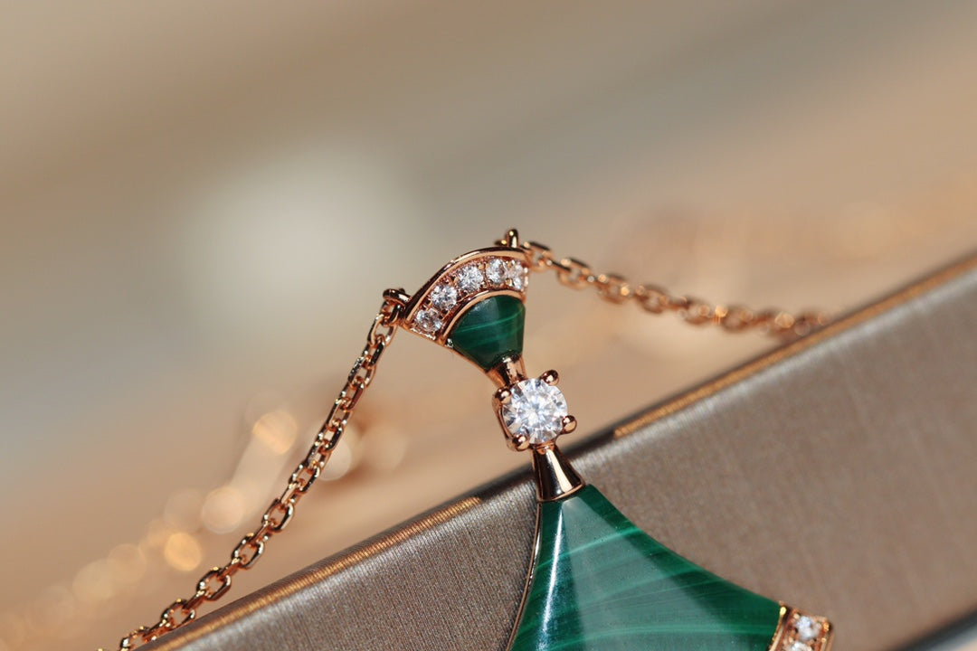 [Regalia Jewelry]DREAM NECKLACE MALACHITE DIAMOND
