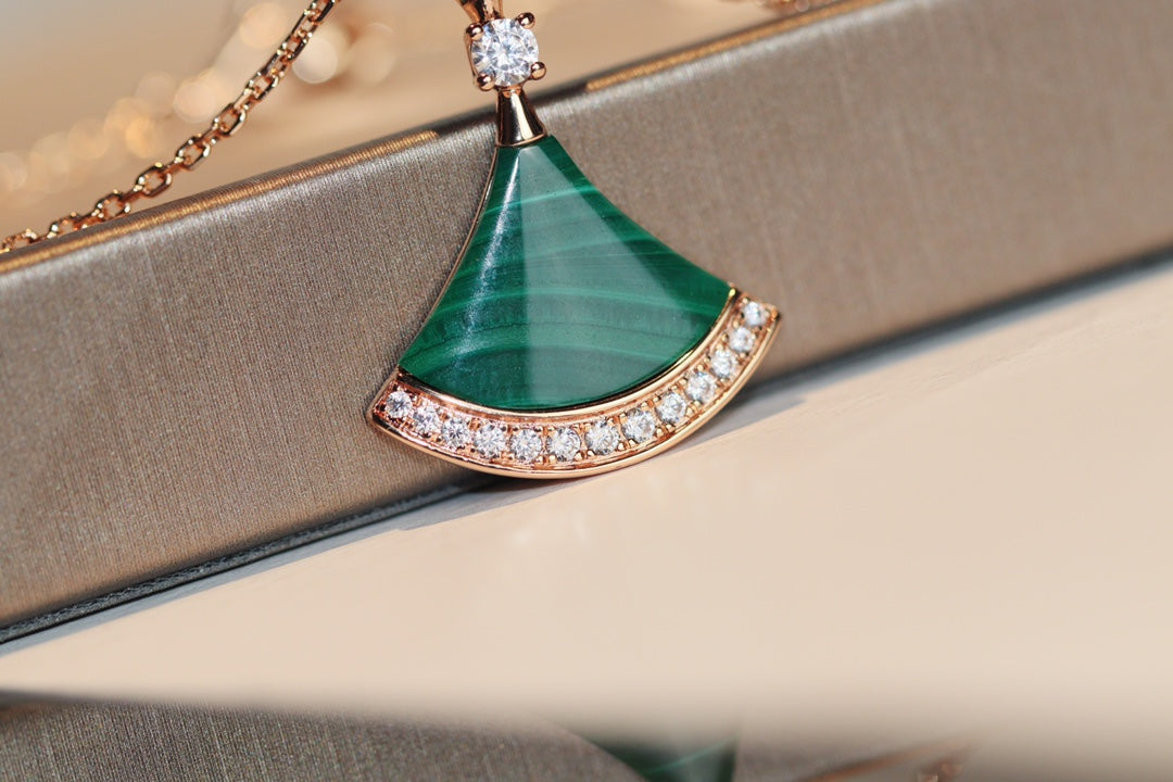 [Regalia Jewelry]DREAM NECKLACE MALACHITE DIAMOND