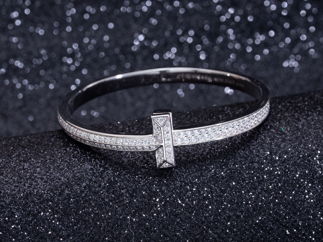 [Regalia Jewels]WIDE DIAMONDS HINGED BANGLE SILVER
