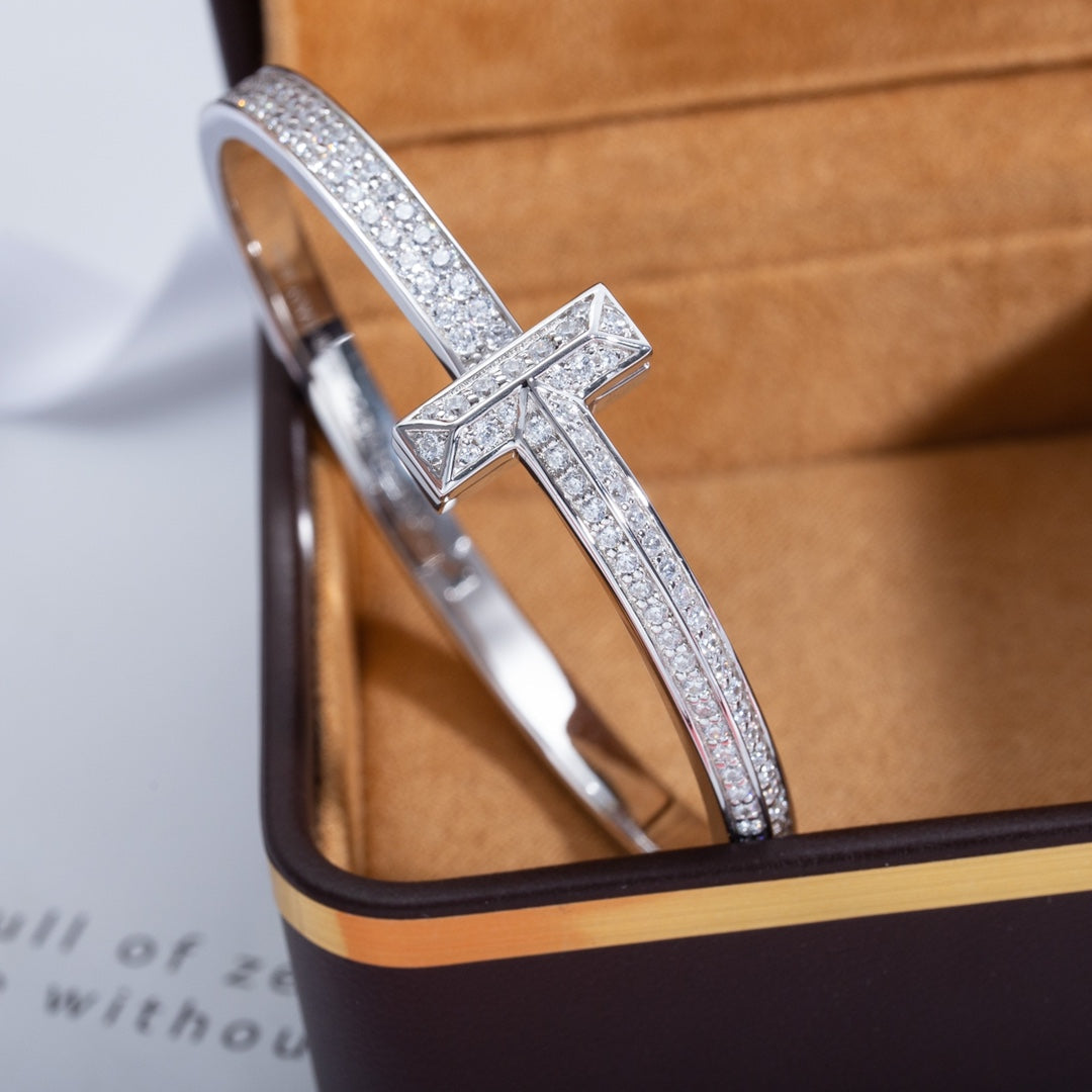 [Regalia Jewels]WIDE DIAMONDS HINGED BANGLE SILVER