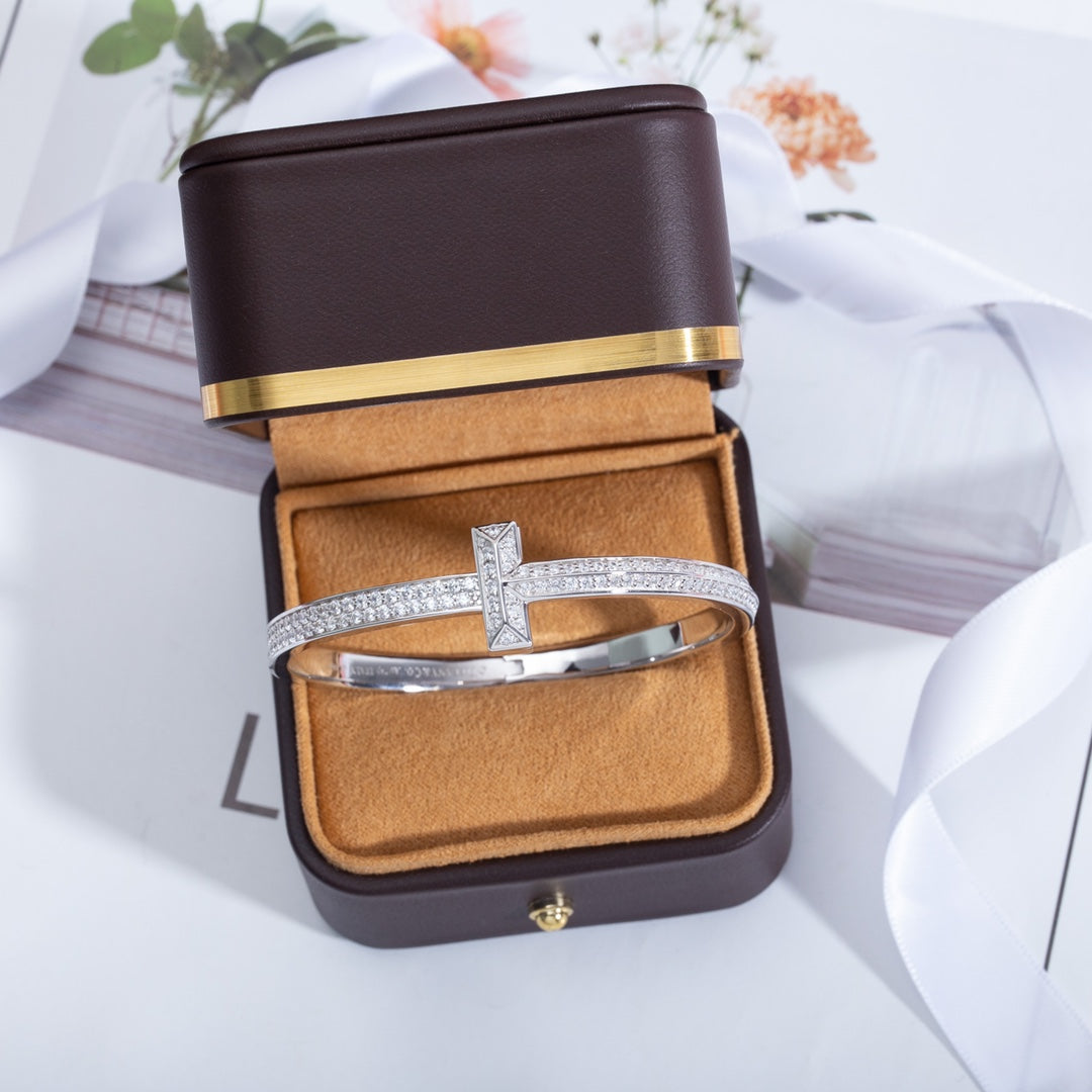 [Regalia Jewels]WIDE DIAMONDS HINGED BANGLE SILVER