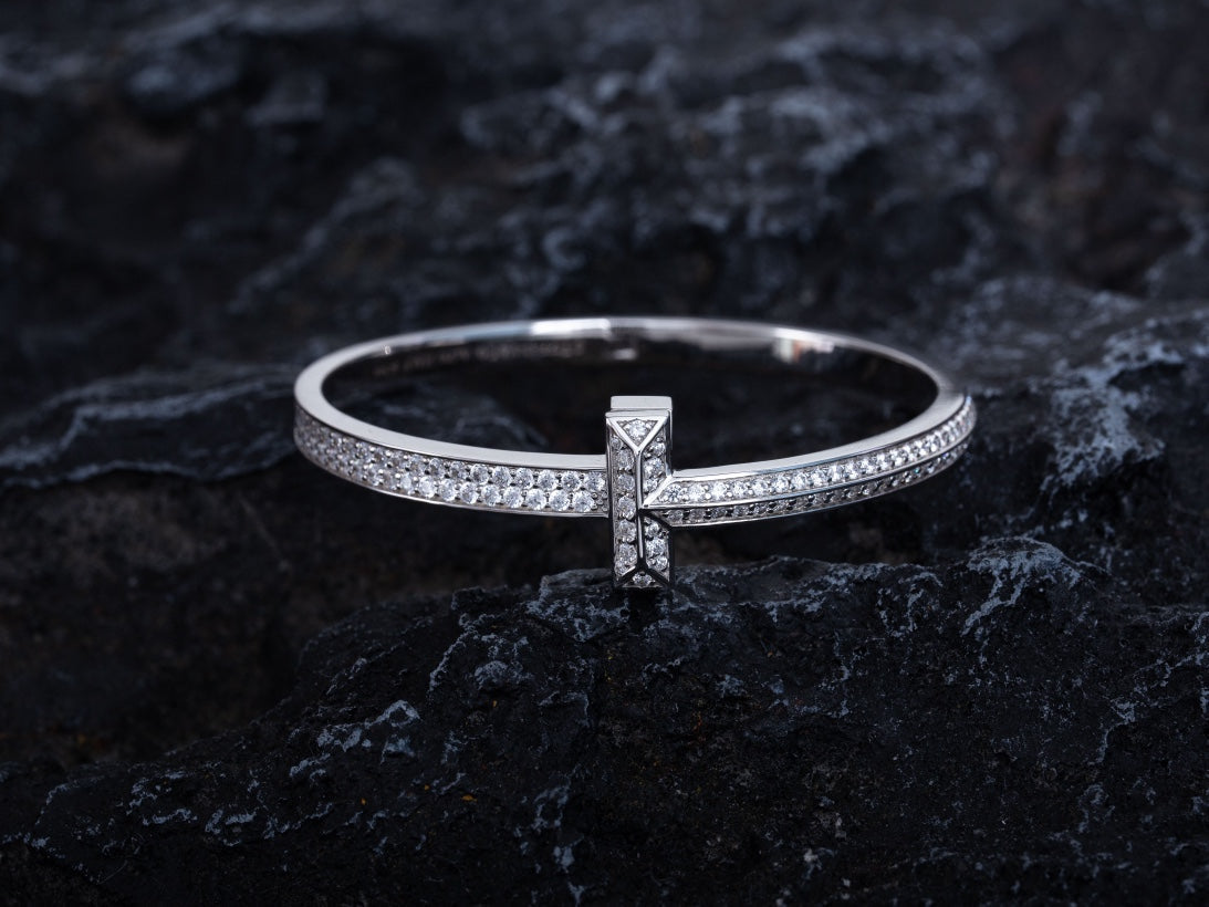 [Regalia Jewels]WIDE DIAMONDS HINGED BANGLE SILVER