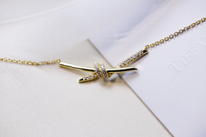 [Regalia Jewels]KNOT NECKLACE GOLD DIAMONDS