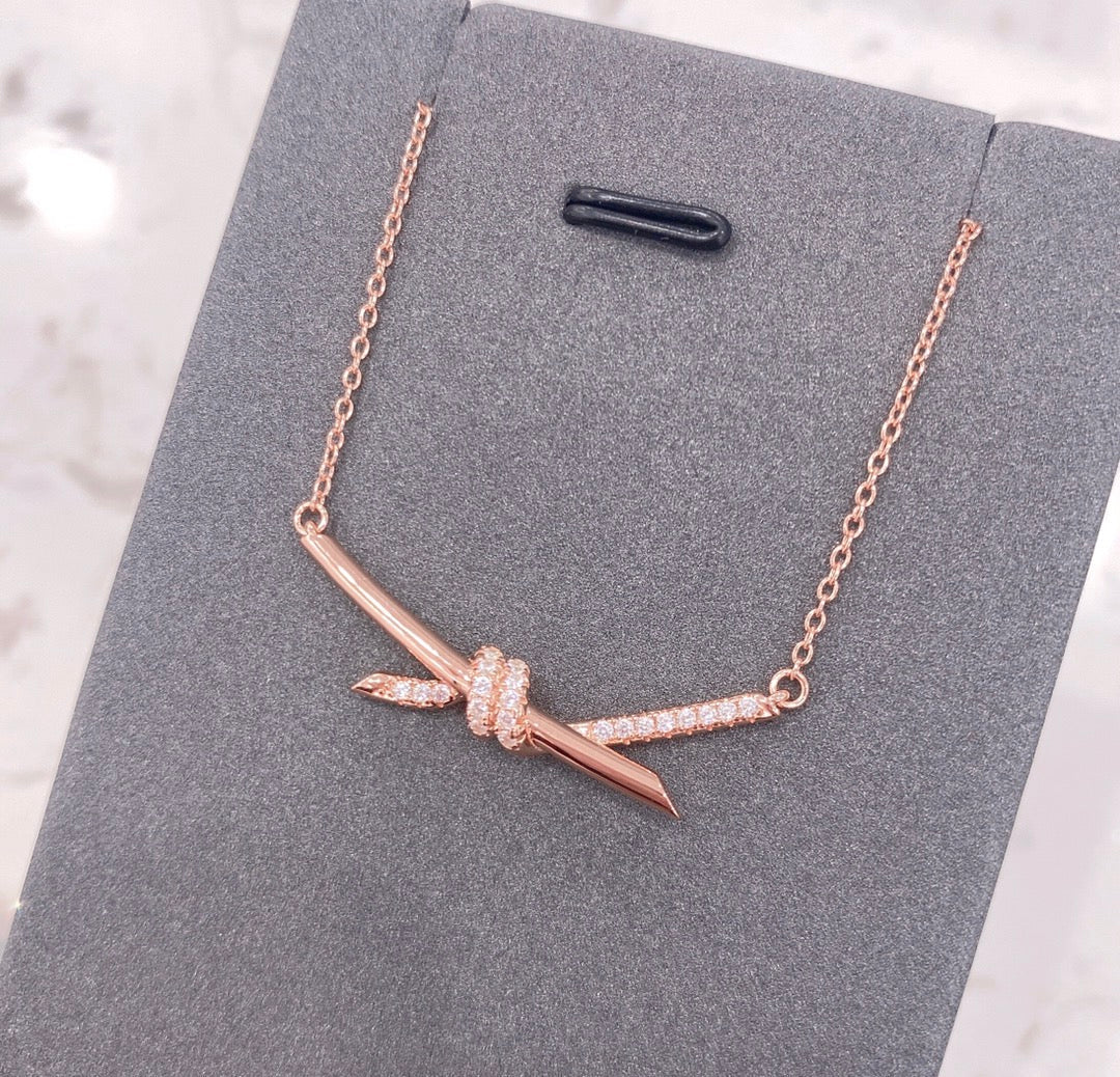 [Regalia Jewels]KNOT NECKLACE DIAMONDS