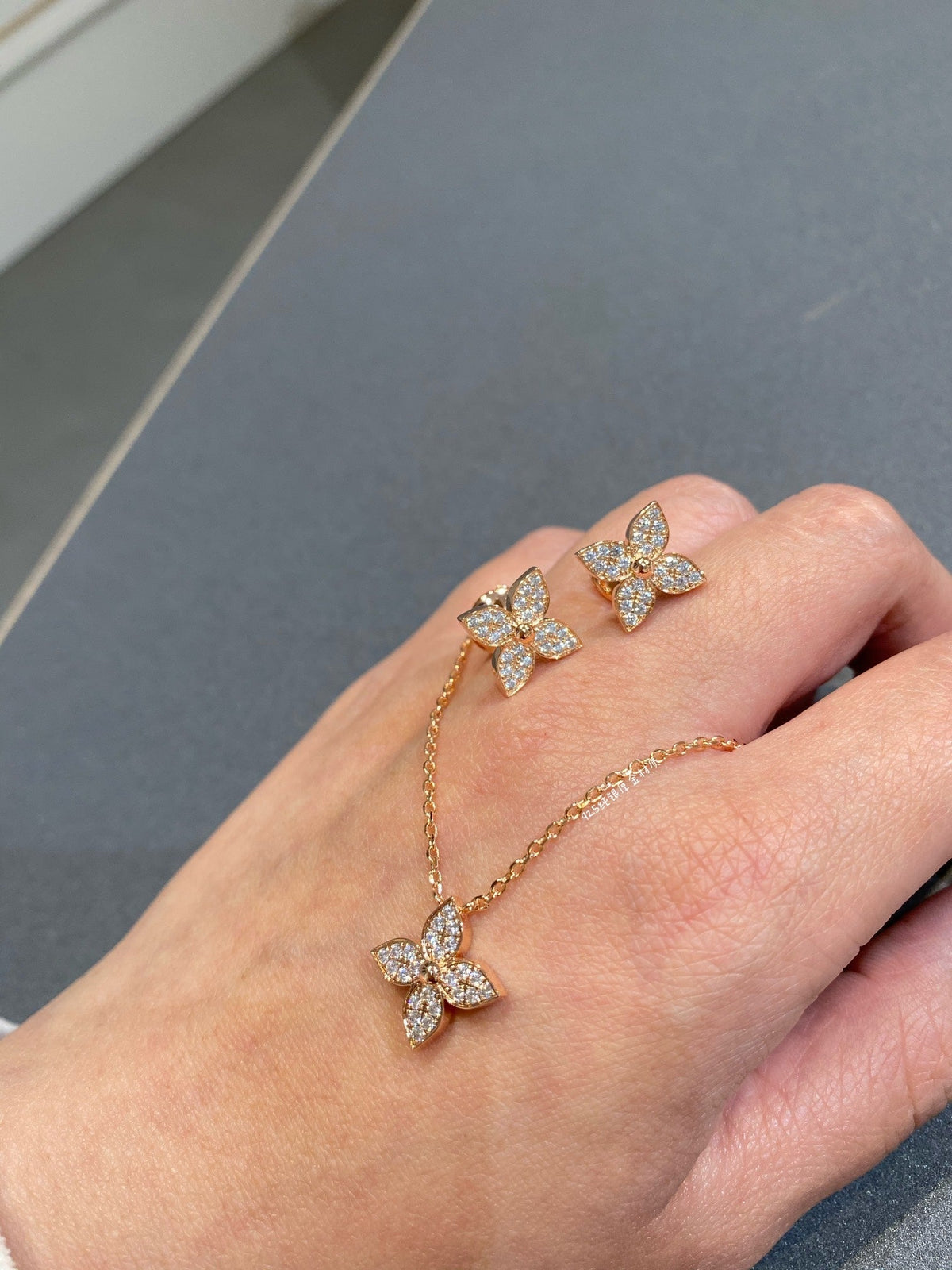 [Regalia Jewelry]STAR DIAMOND NECKALCE