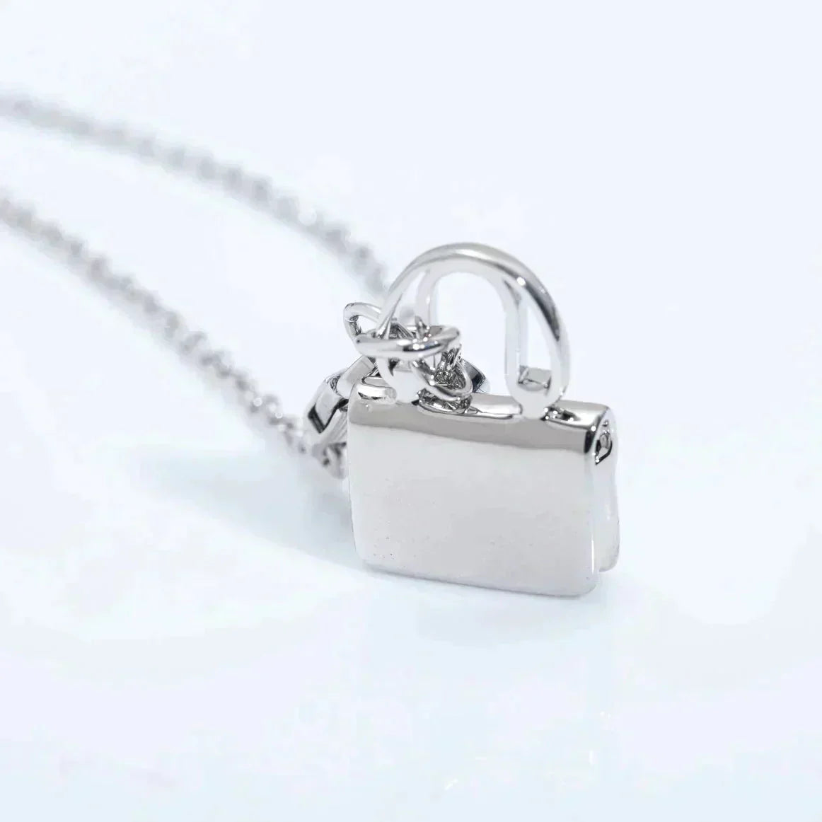 [Regalia Jewelry]AMULETTE PEDANT SILVER NECKLACE