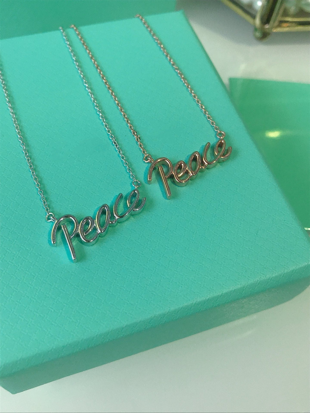 [Regalia Jewels]PEACE TEXT PEDANT NECKLACE