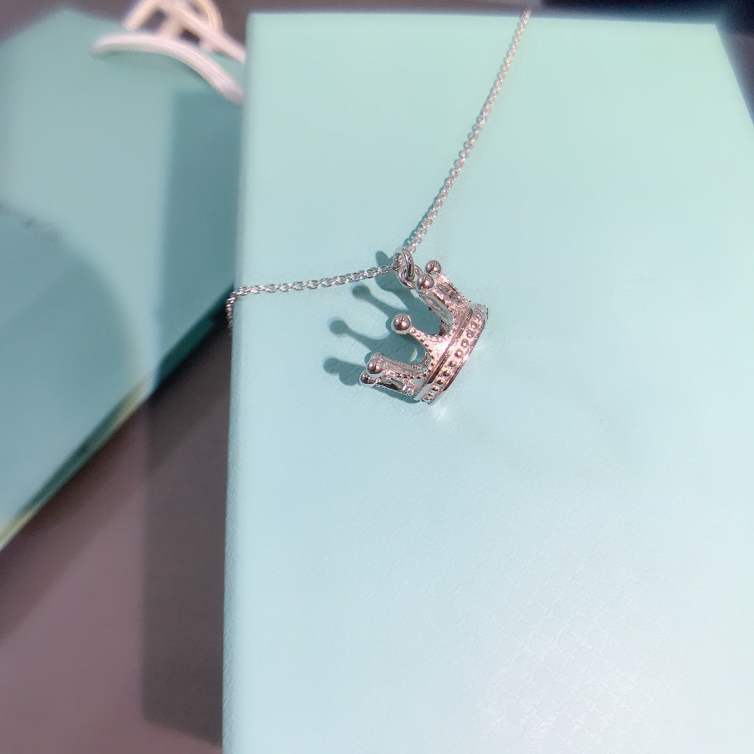 [Regalia Jewels]CROWN PEDANT NECKLACE