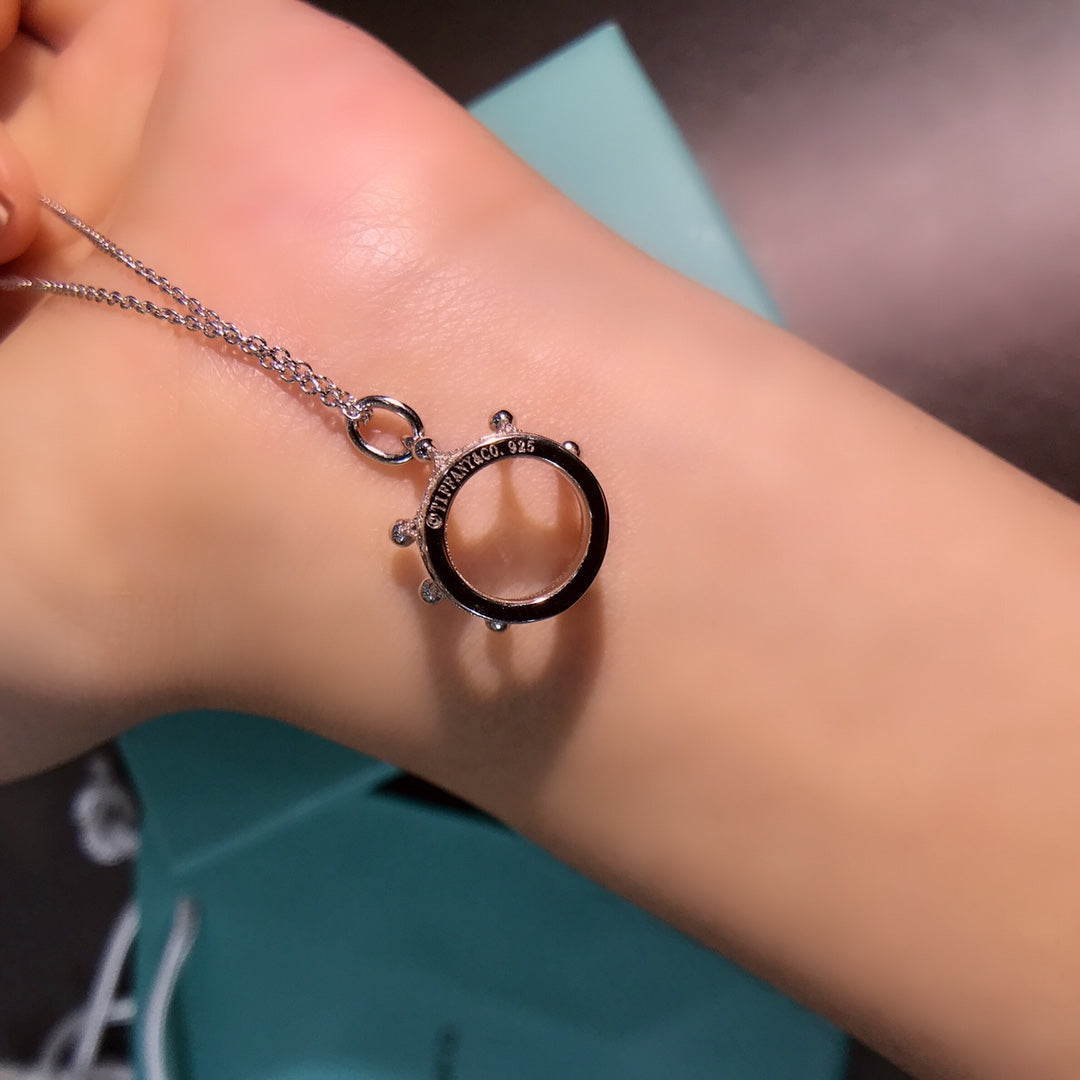 [Regalia Jewels]CROWN PEDANT NECKLACE
