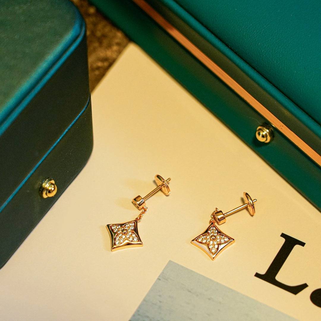 [Regalia Jewelry]STAR DIAMONDS EARRINGS GOLD