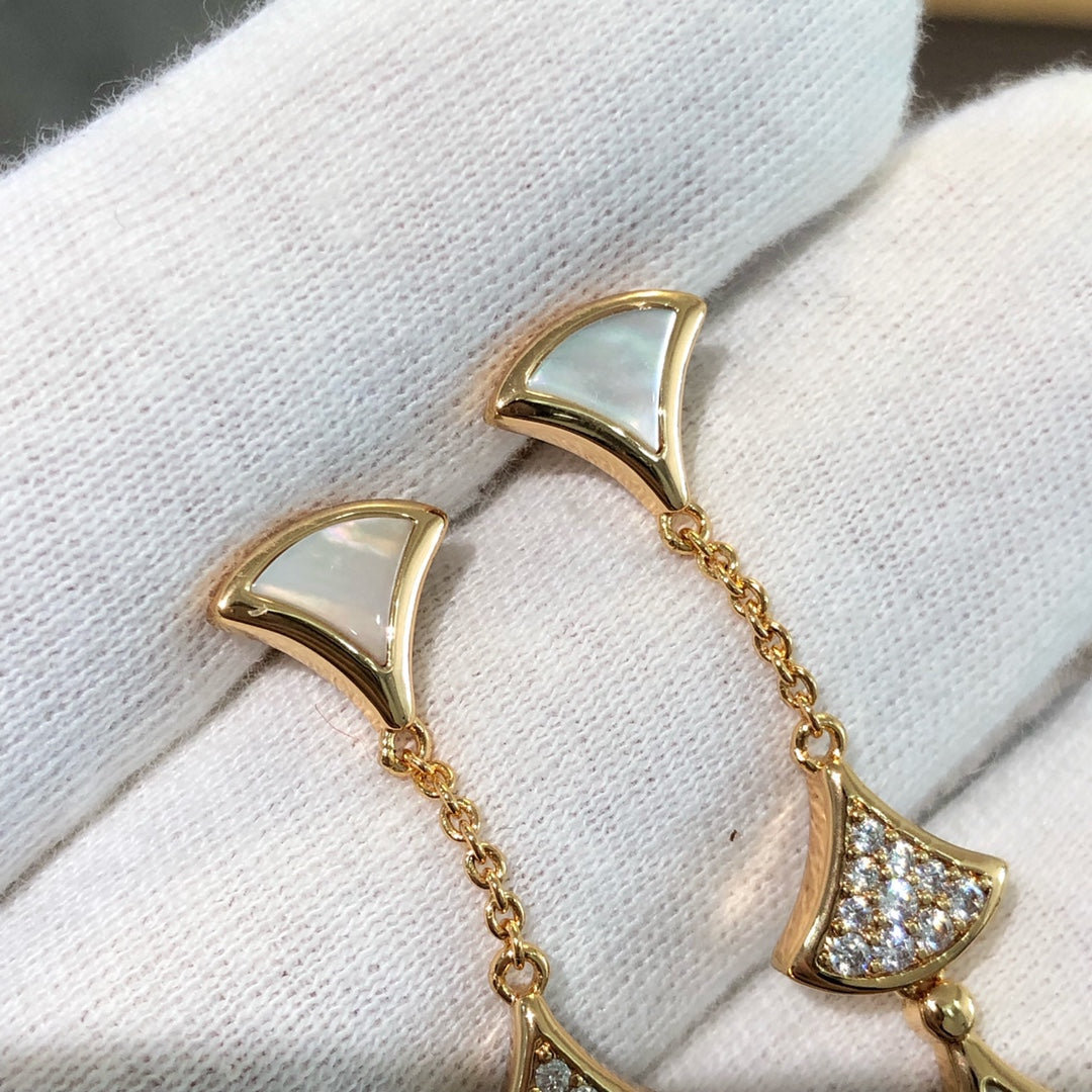 [Regalia Jewelry]DREAM EARRINGS 3 MOTIFS DIAMOND MOP PINK GOLD