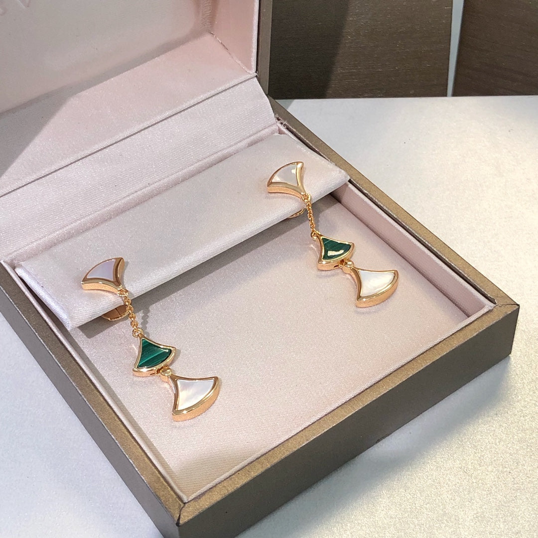 [Regalia Jewelry]DREAM EARRINGS 3 MOTIFS MALACHITE MOP PINK GOLD
