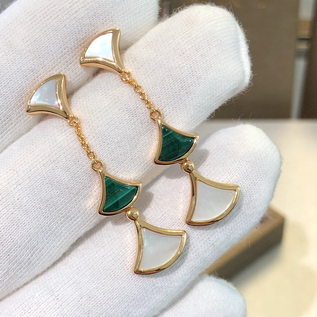 [Regalia Jewelry]DREAM EARRINGS 3 MOTIFS MALACHITE MOP PINK GOLD