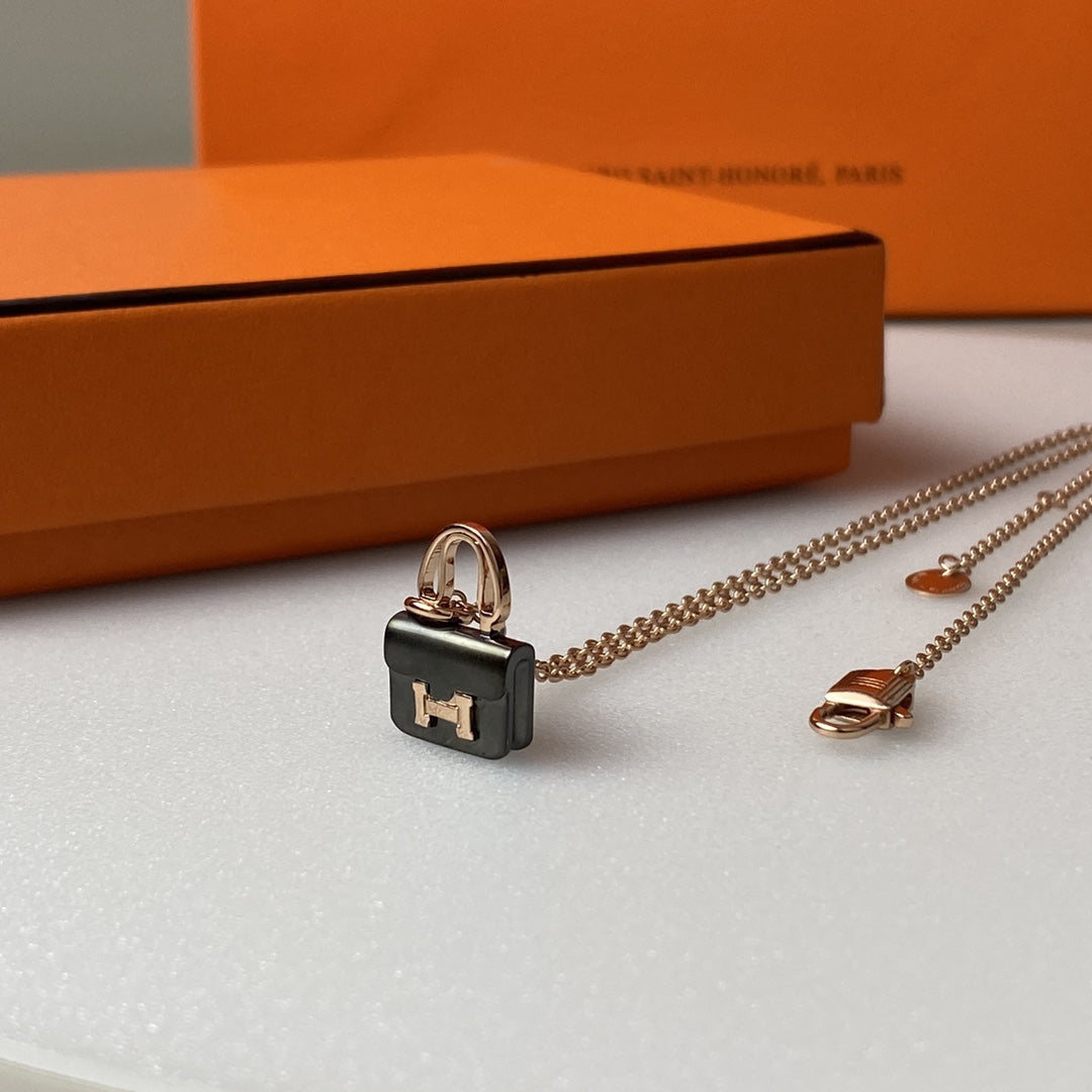 [Regalia Jewelry]CONSTANCE BLACK PEDANT PINK GOLD NECKLACE