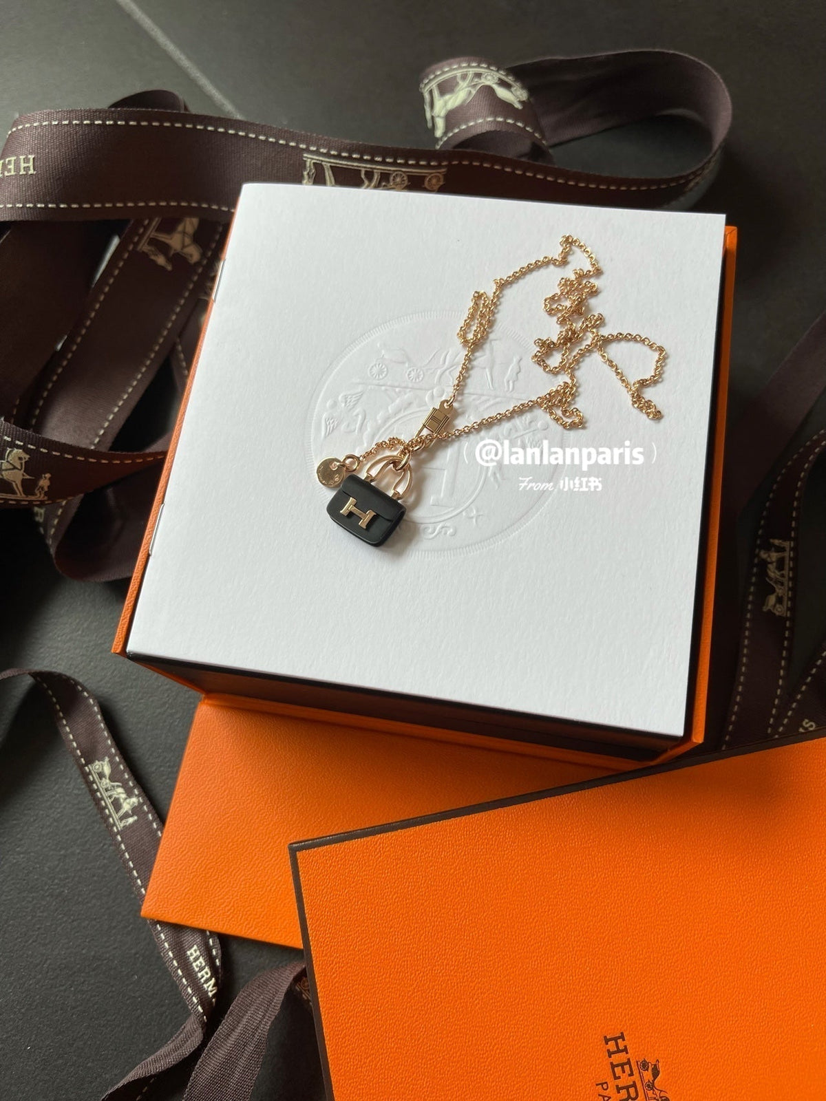 [Regalia Jewelry]CONSTANCE BLACK PEDANT PINK GOLD NECKLACE