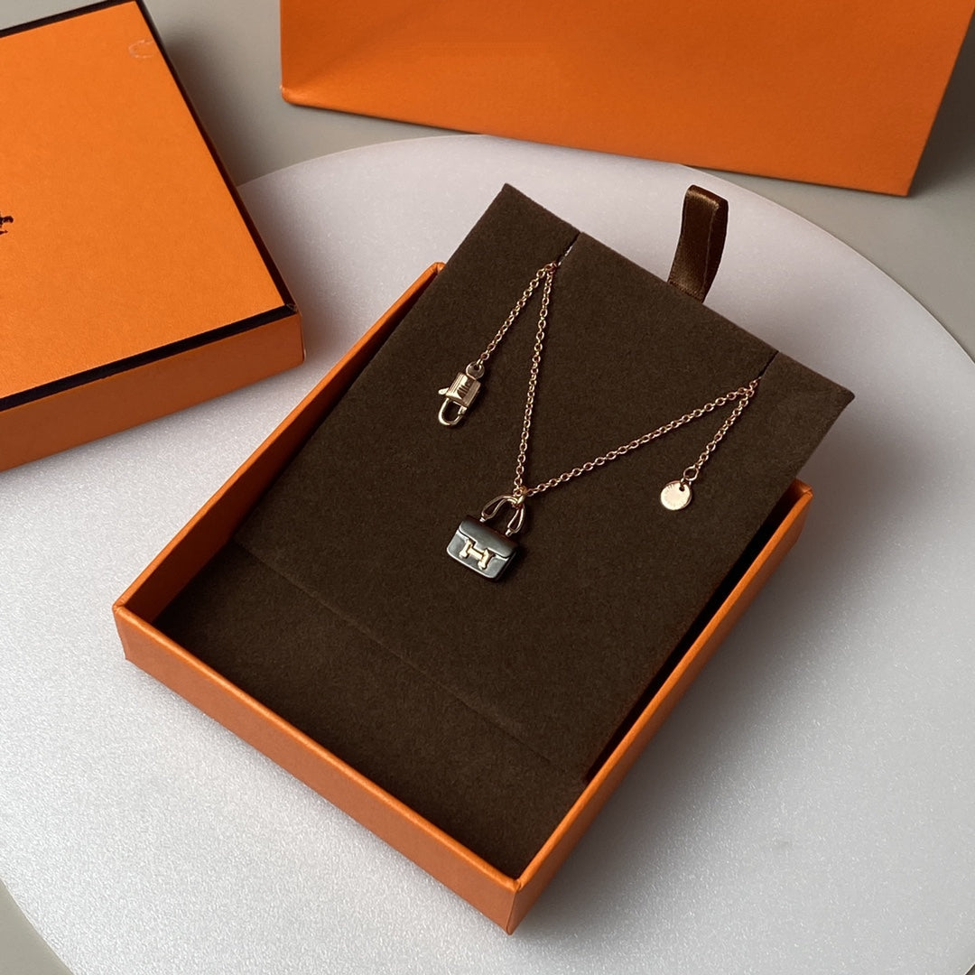 [Regalia Jewelry]CONSTANCE BLACK PEDANT PINK GOLD NECKLACE