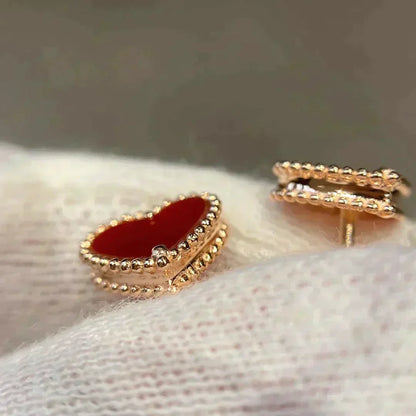 [Regalia Jewelry]HEART CARNELIAN STUD EARRINGS